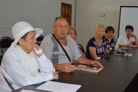 Республика Калмыкия. Николай Нуров и Михаил Намруев встретились с избирателями Юстинского района