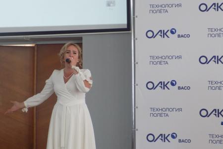 Сергей Гаврилов поздравил с праздником самолетостроителей