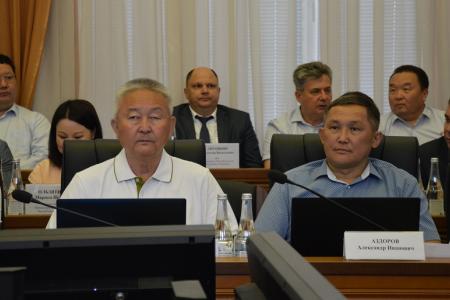 Республика Калмыкия. Репортаж об участии депутатов КПРФ в десятой (внеочередной) сессии Народного Хурала