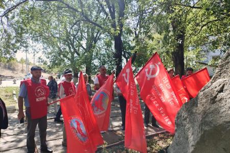 Под знаменем Ленина! Коммунисты Карачаево-Черкесии провели краснознаменный автопробег в поддержку воинов СВО