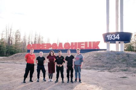 Делегация московских комсомольцев приехала в Донбасс на встречу с местными комсомольцами