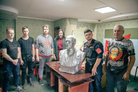 Делегация московских комсомольцев приехала в Донбасс на встречу с местными комсомольцами