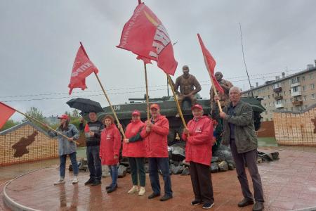 Коммунисты Забайкалья провели автопробег в поддержку освободительной миссии СВО