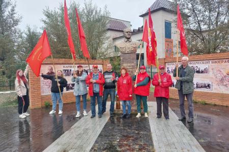 Коммунисты Забайкалья провели автопробег в поддержку освободительной миссии СВО