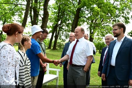 В ходе визита в Орловскую область Г.А. Зюганов посетил центр селекции и семеноводства
