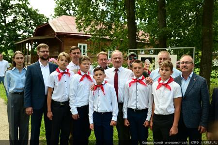В ходе визита в Орловскую область Г.А. Зюганов посетил центр селекции и семеноводства