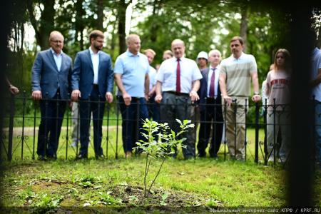 В ходе визита в Орловскую область Г.А. Зюганов посетил центр селекции и семеноводства