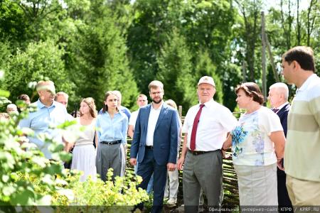 В ходе визита в Орловскую область Г.А. Зюганов посетил центр селекции и семеноводства