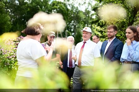В ходе визита в Орловскую область Г.А. Зюганов посетил центр селекции и семеноводства