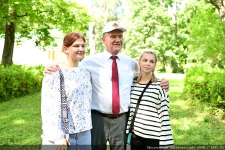 В ходе визита в Орловскую область Г.А. Зюганов посетил центр селекции и семеноводства