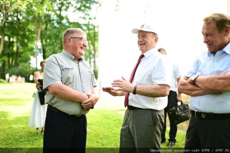 В ходе визита в Орловскую область Г.А. Зюганов посетил центр селекции и семеноводства