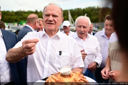 В ходе визита в Орловскую область Г.А. Зюганов посетил центр селекции и семеноводства