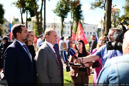Завершился визит Г.А. Зюганова в Орловскую область