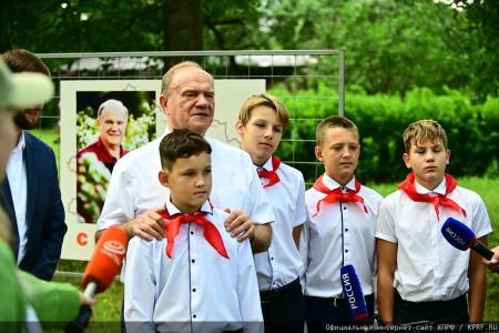 В ходе визита в Орловскую область Г.А. Зюганов посетил центр селекции и семеноводства