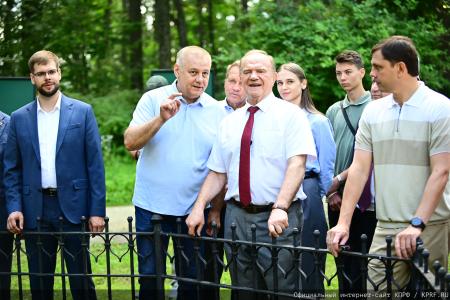 В ходе визита в Орловскую область Г.А. Зюганов посетил центр селекции и семеноводства