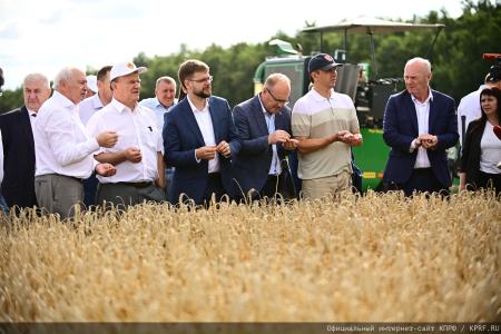 В ходе визита в Орловскую область Г.А. Зюганов посетил центр селекции и семеноводства