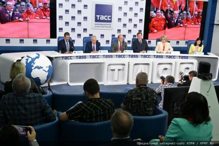 Г.А. Зюганов: «Наши руководители Комитетов Госдумы работают на Победу и созидание»
