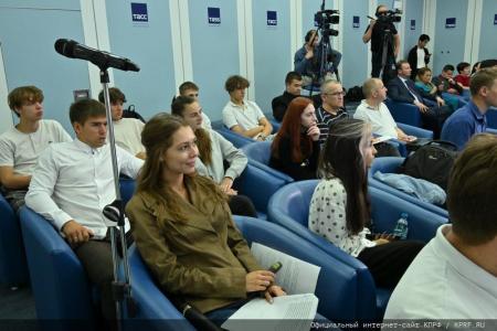 Г.А. Зюганов: «Наши руководители Комитетов Госдумы работают на Победу и созидание»