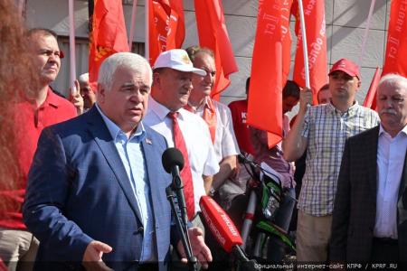 128-й гуманитарный конвой от КПРФ для фронта и Победы