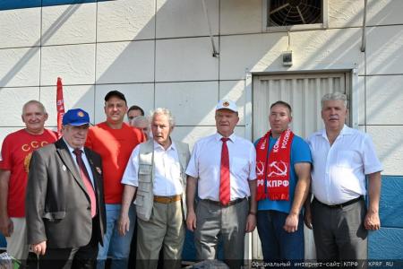 128-й гуманитарный конвой от КПРФ для фронта и Победы