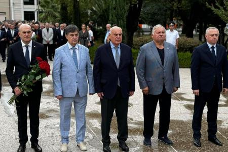 Александр Ющенко принял участие в мероприятиях, посвященных Дню независимости Республики Абхазия