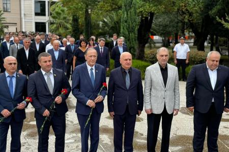 Александр Ющенко принял участие в мероприятиях, посвященных Дню независимости Республики Абхазия