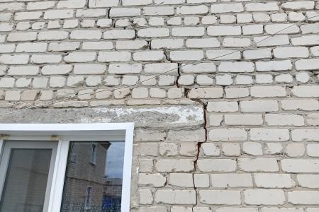 Лидер коммунистов Тюменской области Тамара Казанцева провела встречу с жителями разрушающихся домов в Голышманово