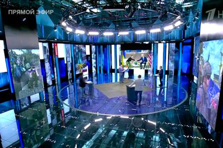Дмитрий Новиков на Первом канале: “Страна активно помогает Новороссии, КПРФ направляет туда гуманитарные конвои, и граждане России ждут, что олигархия, наконец, раскошелится”