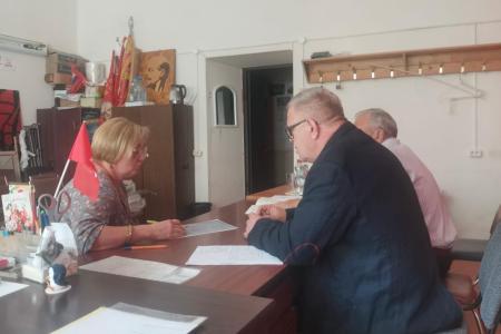 Руководитель фракции КПРФ в Мособлдуме Александр Наумов провел прием граждан в Можайске