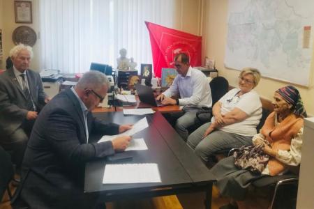 Руководитель фракции КПРФ Александр Наумов провел прием граждан в Ленинском городском округе