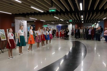 Депутаты-коммунисты Мособлдумы открыли выставку работ регионального конкурса «ДИВО»
