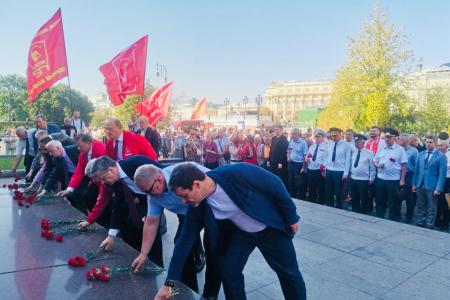 Руководитель фракции КПРФ в Мособлдуме Александр Наумов: Победили фашизм в 1945 – победим и сейчас!