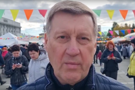 Анатолий Локоть посетил ярмарку белорусских товаров в центре Новосибирска
