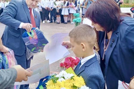 Сергей Гаврилов: «Белгородским ребятам ко Дню знаний вручили подарки»
