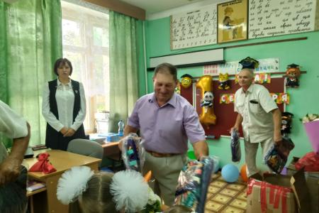 Сергей Гаврилов: «Белгородским ребятам ко Дню знаний вручили подарки»