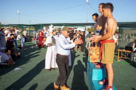 Глава коммунистов Калмыкии Николай Нуров принял участие в турнире "Кубок трех Хурулов"