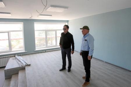 В центре внимания главы коммунистов Калмыкии  – социальные объекты