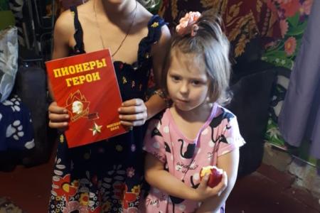 В Воронежской области к  учебному году детей из многодетной семьи  Семилук   подготовили «Надежда России» и депутат Госдумы Сергей Гаврилов