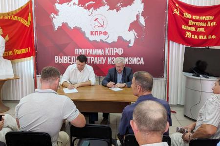 Олег Лебедев провел приемы избирателей  в Псковской и Новгородской областях