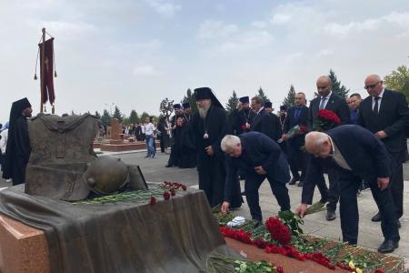 К. К. Тайсаев почтил память жертв Бесланской трагедии