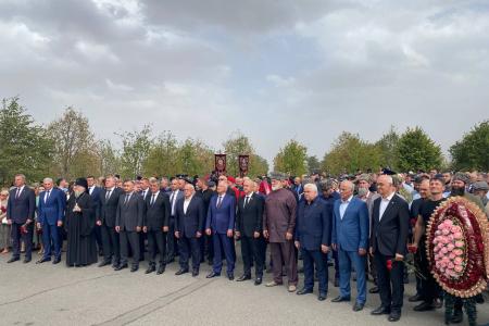 К. К. Тайсаев почтил память жертв Бесланской трагедии