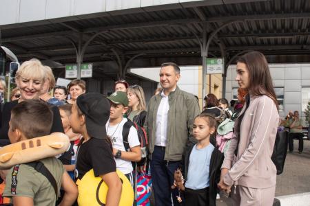 В ДНР состоялась отправка детей в дом отдыха «Снегири»