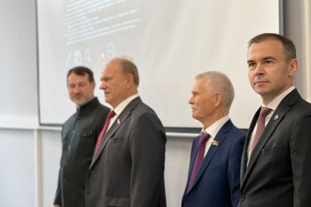Г. А. Зюганов посетил «Кировский завод» в Санкт-Петербурге