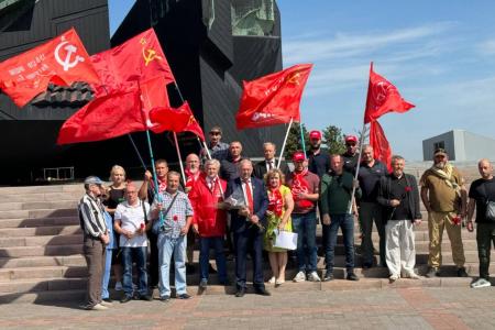 Коммунисты отметили День освобождения Донбасса от немецко-фашистских захватчиков