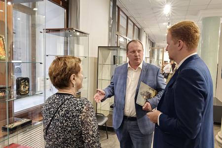 Москва. Денис Парфёнов и Александр Бойков приняли участие в открытии выставки «Палех. Искусство, рождённое революцией»