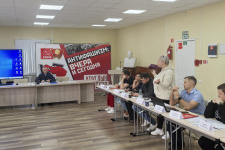 Депутат Сергей Пантелеев встретился с профсоюзными лидерами российских предприятий