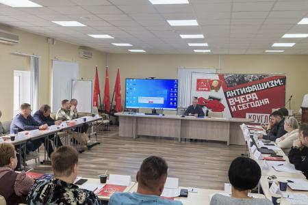Депутат Сергей Пантелеев встретился с профсоюзными лидерами российских предприятий