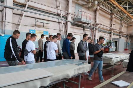 Воронежская область. Учащиеся Рамонского лицея имени Ольденбургской приняли участие в проекте КПРФ «Первым делом самолеты»