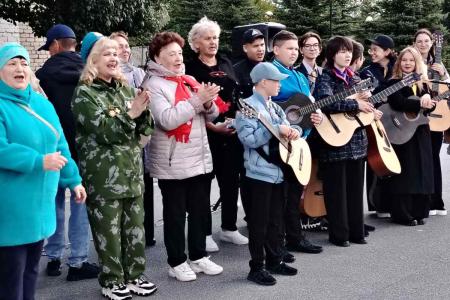 КПРФ организовала концерт патриотической песни в поселке Винзили Тюменского района
