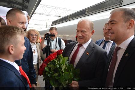 Г. А. Зюганов - коллективу "Кировского завода": Я горжусь, что все эти годы мы были вместе с вами